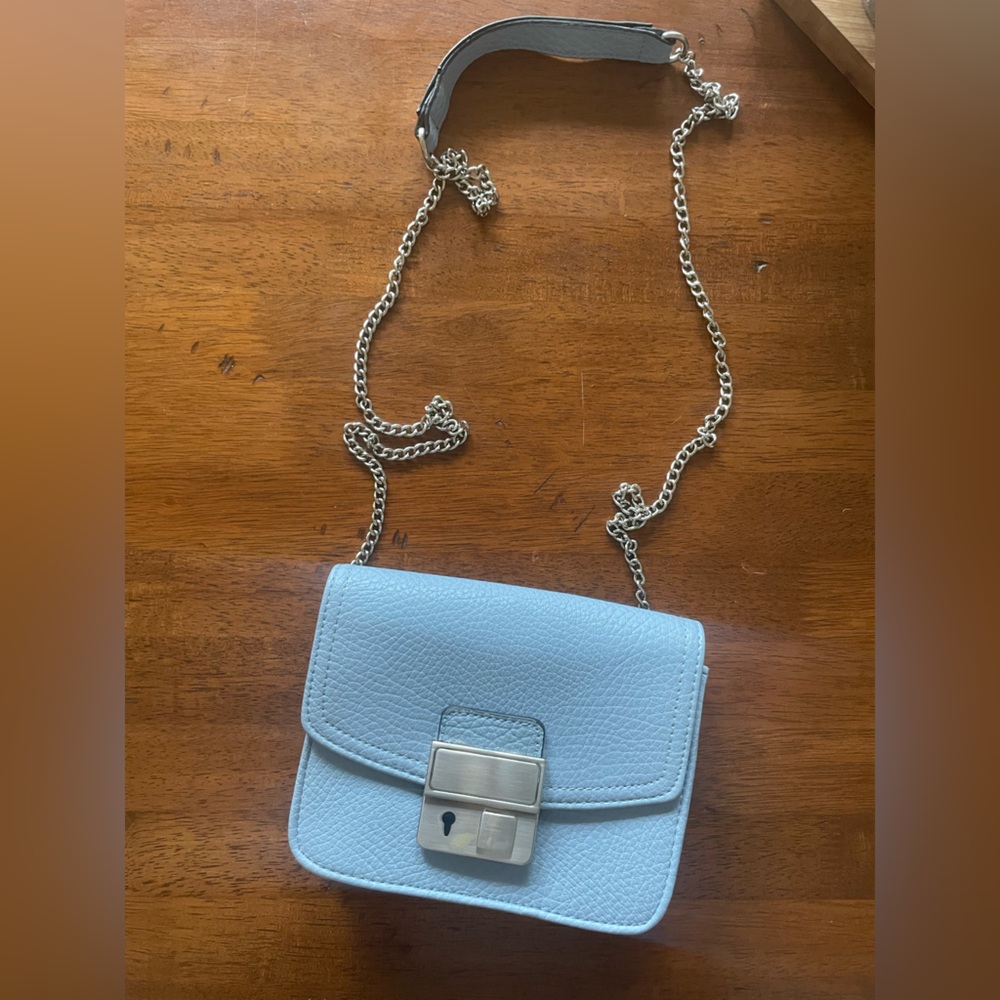 Sam & Libby small blue key hole purse with silver chain 💙🦋🌀🫐🐋